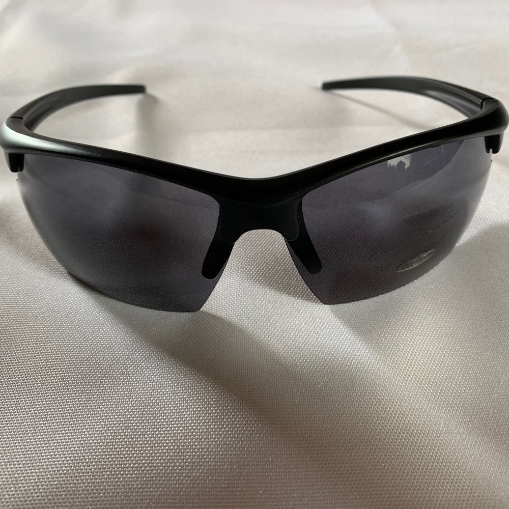 🎉HOST PICK🎉 New! Very Cool Sunglasses for Men!